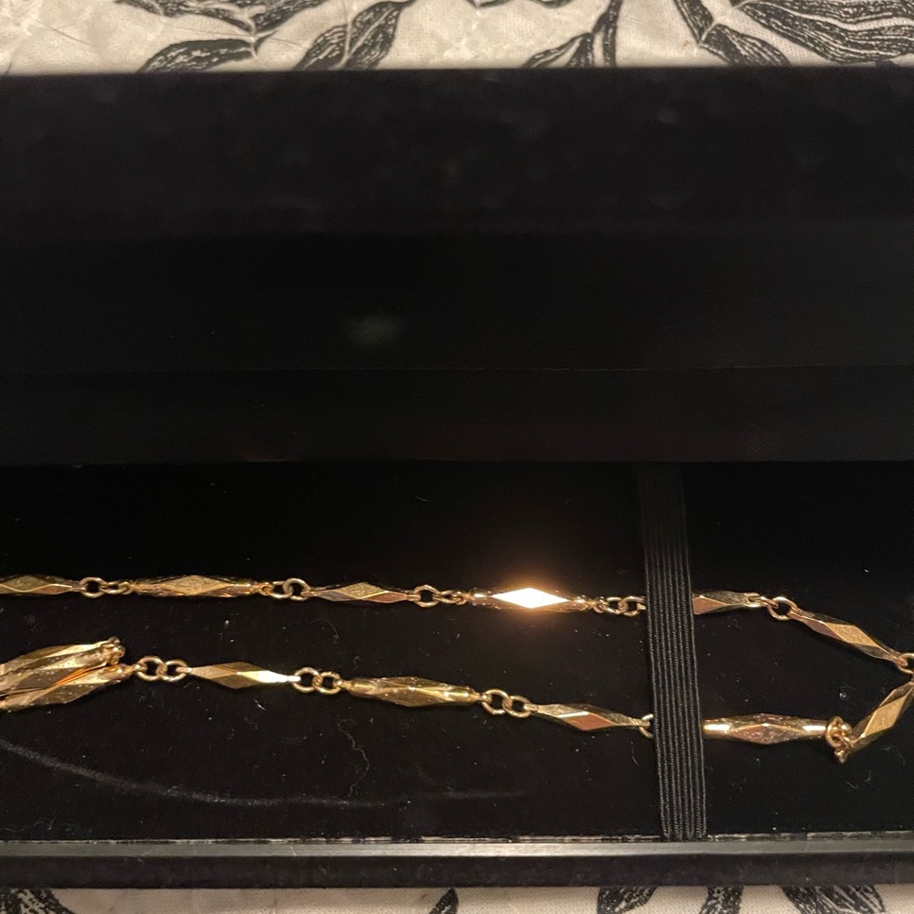 Nikken Gold finish Magnetic Necklace